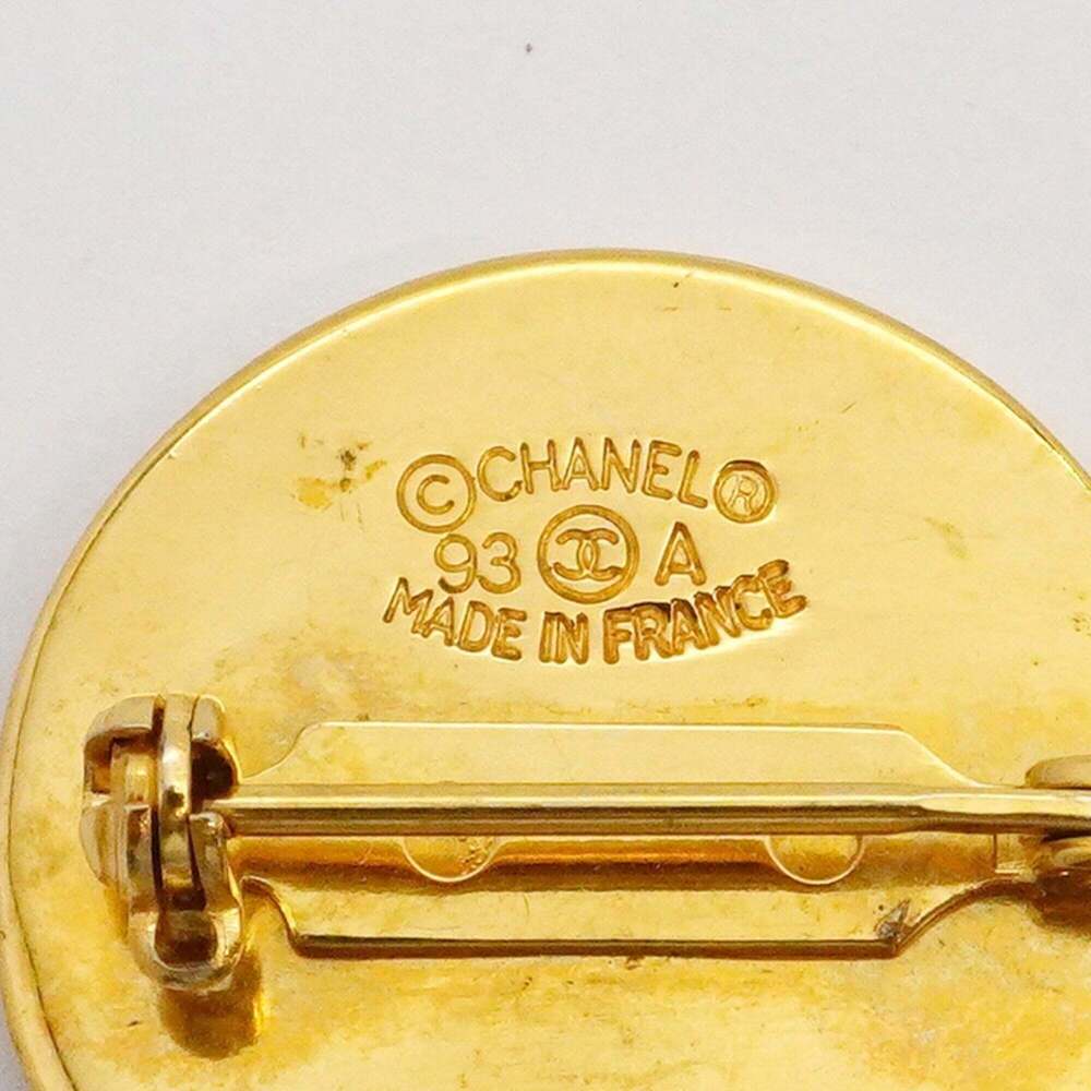CHANEL Gold Logo Brooch - Picture 4 of 9